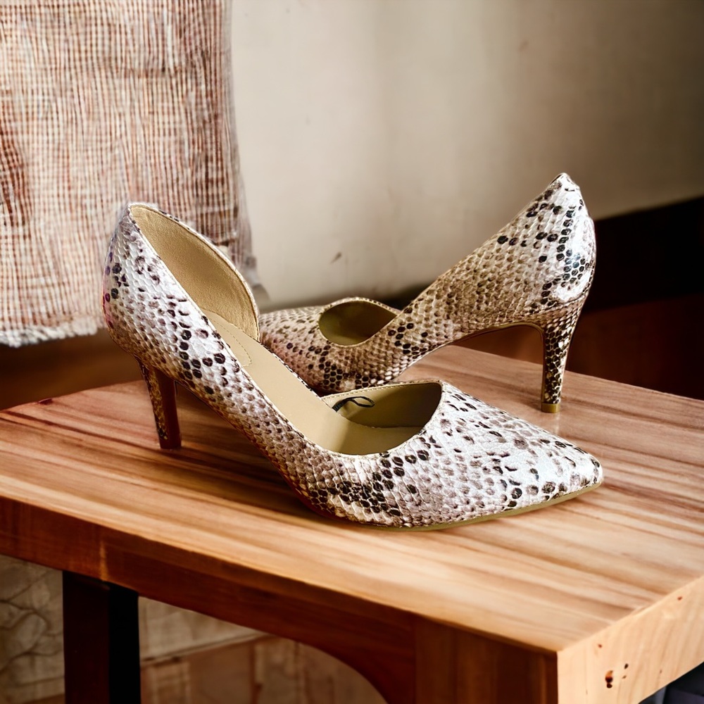 Bandolino snakeskin heels 7.5 women